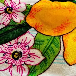 Vera Bradley Lemon Tropical Print Multicolor Throw/Blanket Pre-owned
